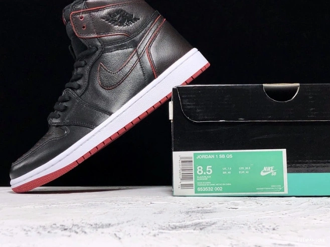 - Lance 653532-002 Air Black 1 Mountain SB Jordan 1126